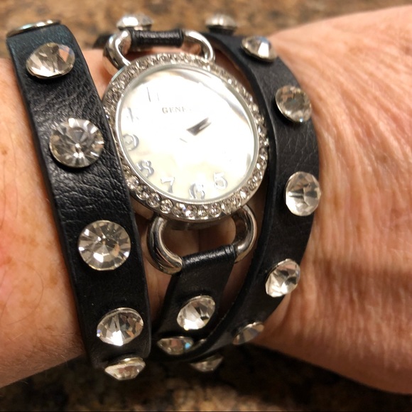 Wrap around black bracelet with lots of bling - Picture 10 of 12